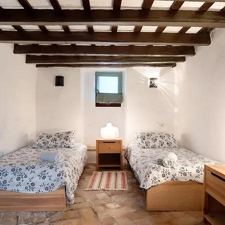 Sunny Rustic Townhouse Ferienhaus *