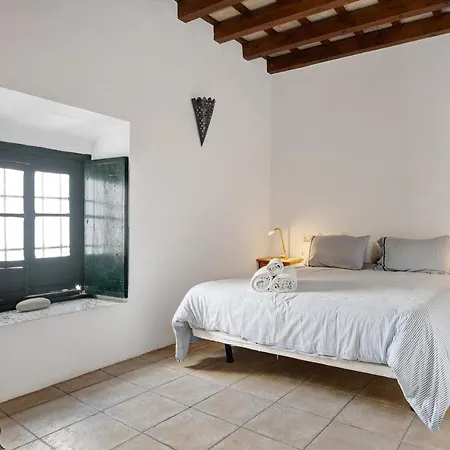 Sunny Rustic Townhouse